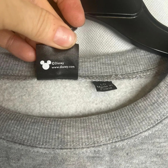 Disney Mickey Mouse Gray Crewneck Long Sleeve Pullover Mickey Sweater Sz LG - Picture 8 of 11